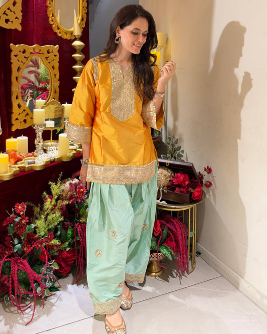 Sunehri Noor Set